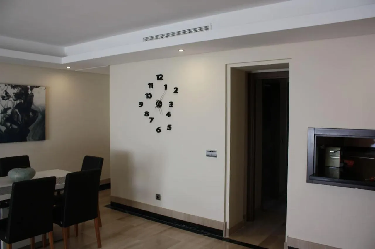 110 - Beach Two-Bedroom Apartment Estepona Espanha