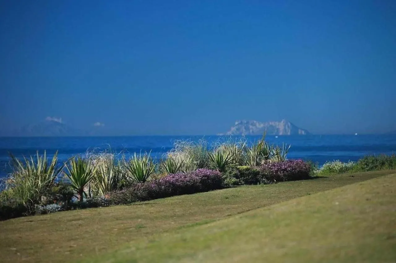 110 - Beach Two-Bedroom Apartment Estepona Espanha