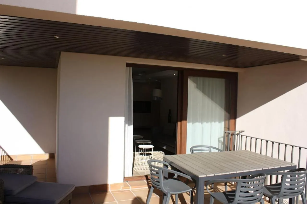 110 - Beach Two-Bedroom Apartment Estepona Espanha