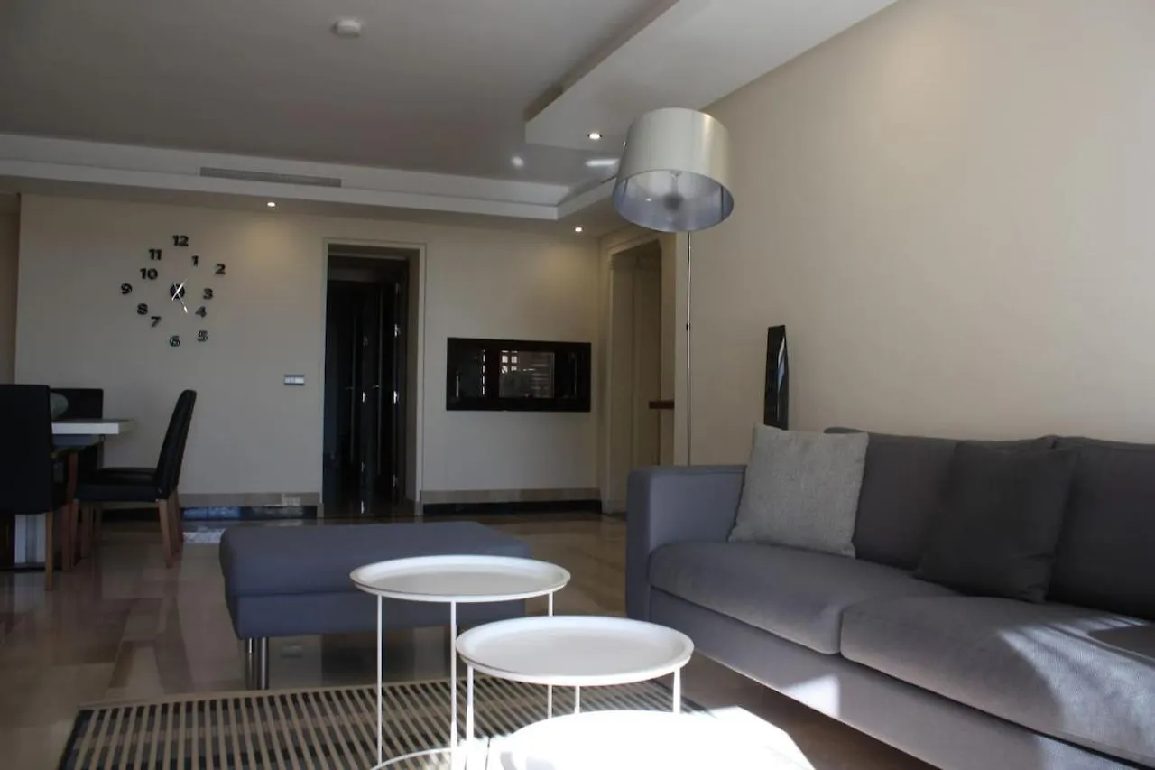 110 - Beach Two-Bedroom Apartment Эстепона